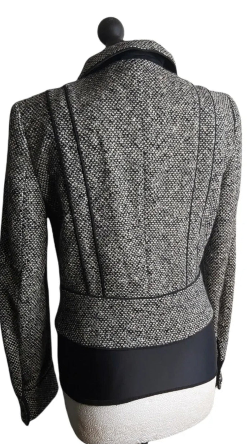 Ladies Escada Tweed Wool   Grey Black Jacket  UK Size 8