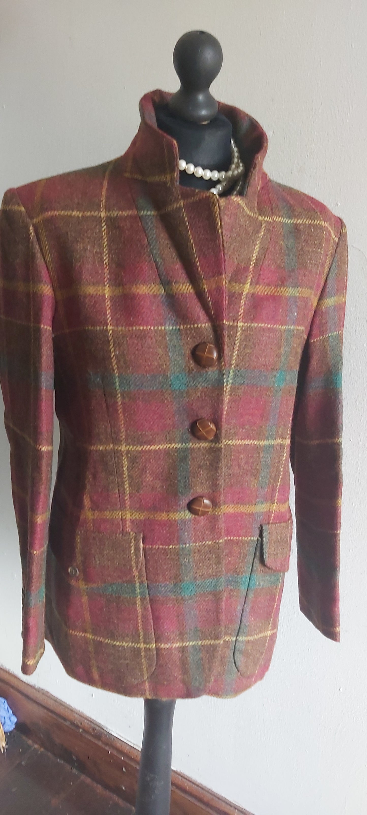 BRIAN TUCKER of Dublin, Fitted Ladies Burgundy Tweed Jacket, Blazer, Size UK 10