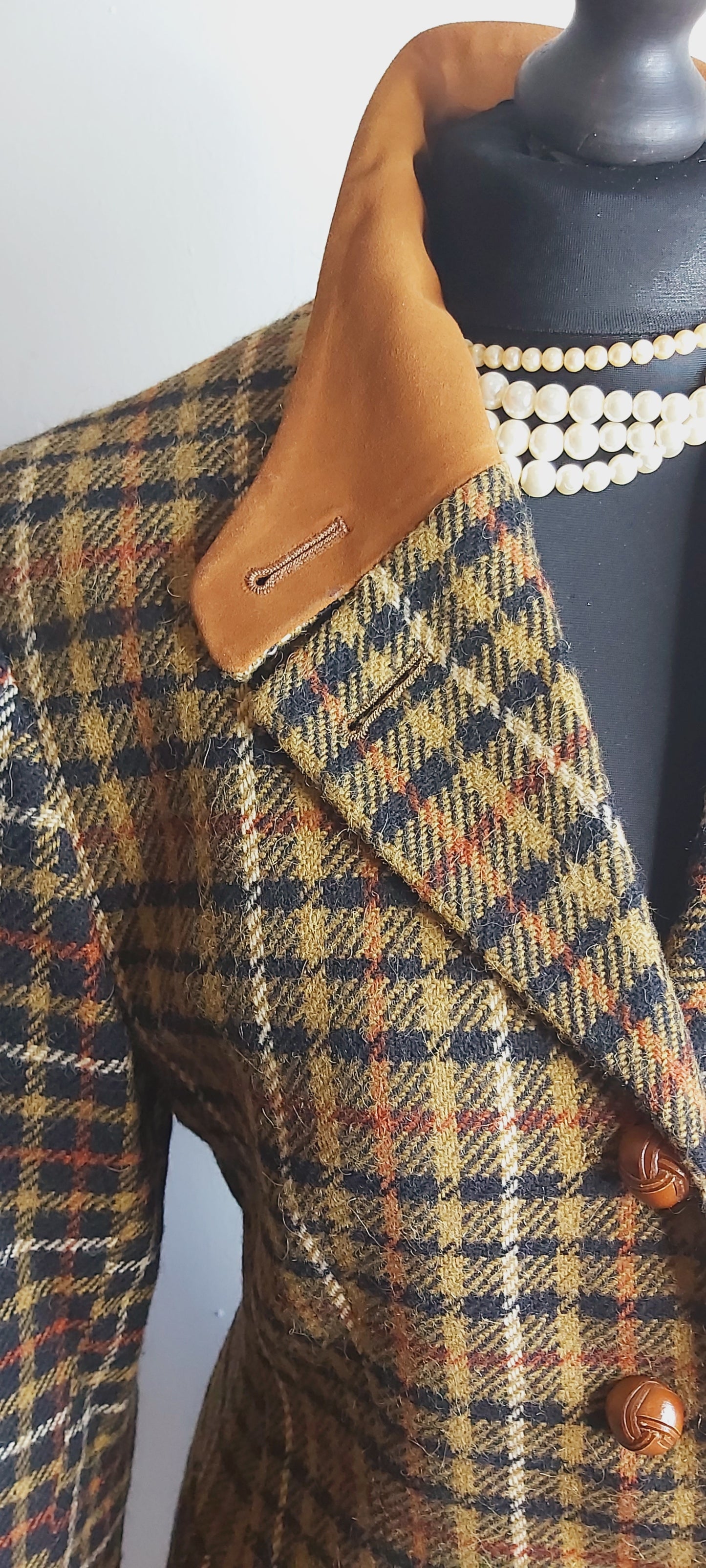 Ladies daks limited Edition 100% Wool Tweed Jacket UK Size 10